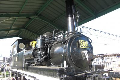 The No. 268 locomotive is an extremely precious vehicle. It is displayed at Tosu Station East.
