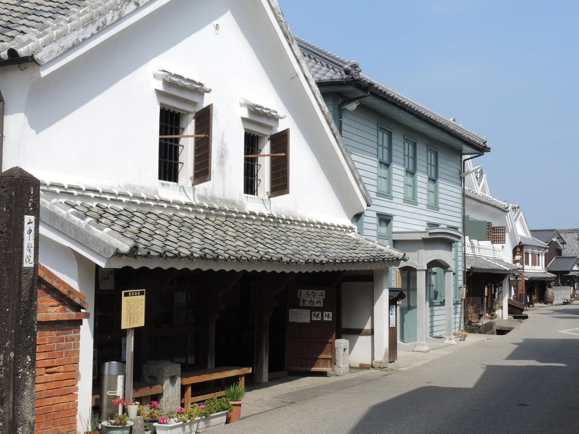 Sakagura-dori (Sake Brewery Street)