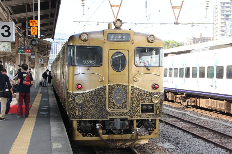 る 列車 或 「或る列車」スイーツ満載で博多