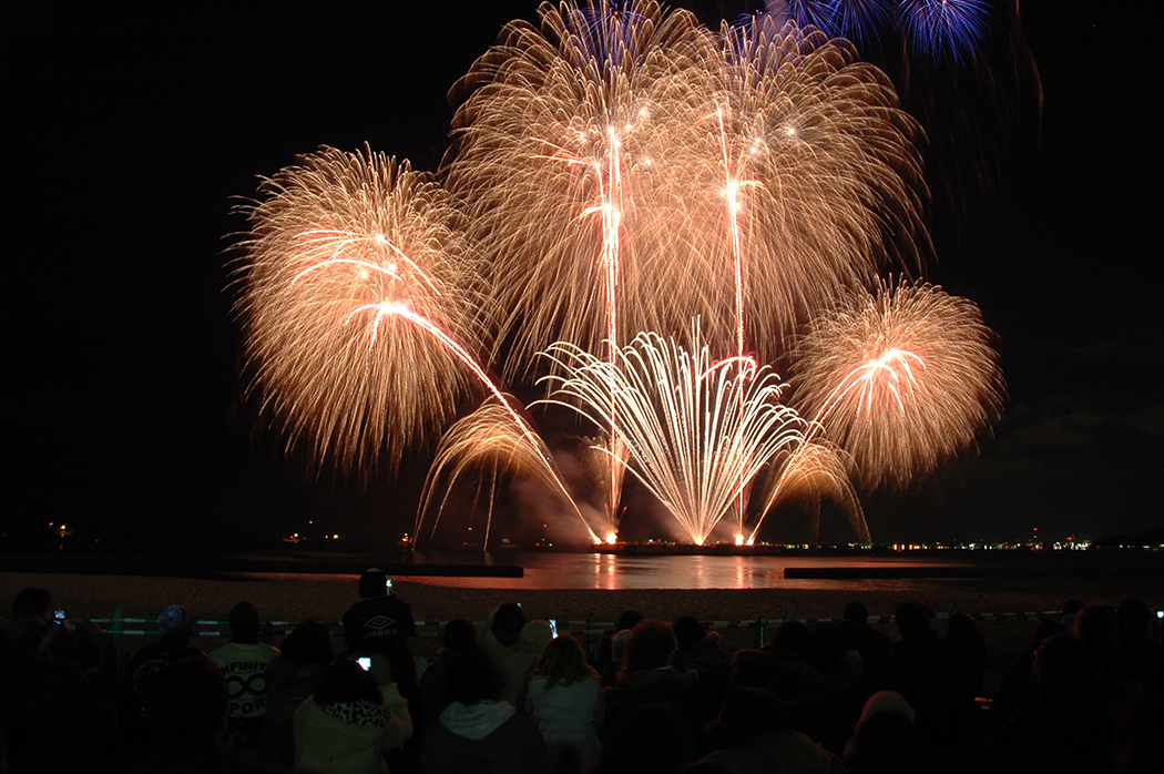 22夏の夜空に咲く 九州の花火大会情報 九州への旅行や観光情報は九州旅ネット