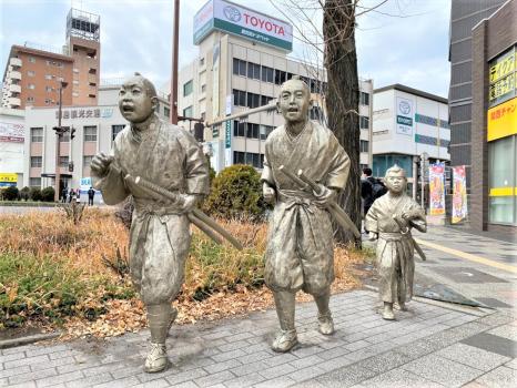 銅像とQRコードで“まち歩き”！？薩摩の人々の7つのシーンを巡る旅「時標（ときしるべ）」