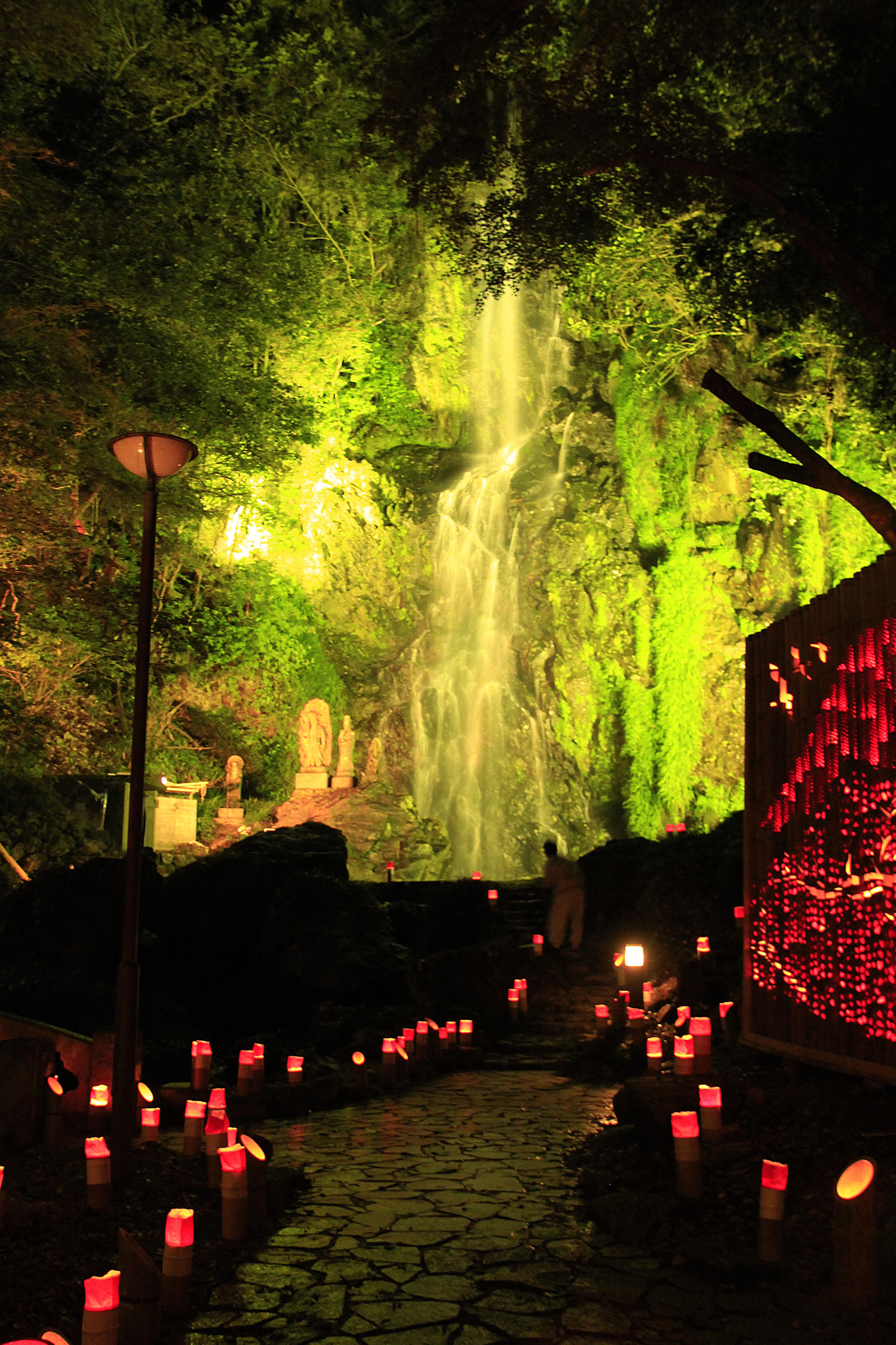 清水の滝と紅葉ライトアップ 清水竹灯り 九州への旅行や観光情報は九州旅ネット